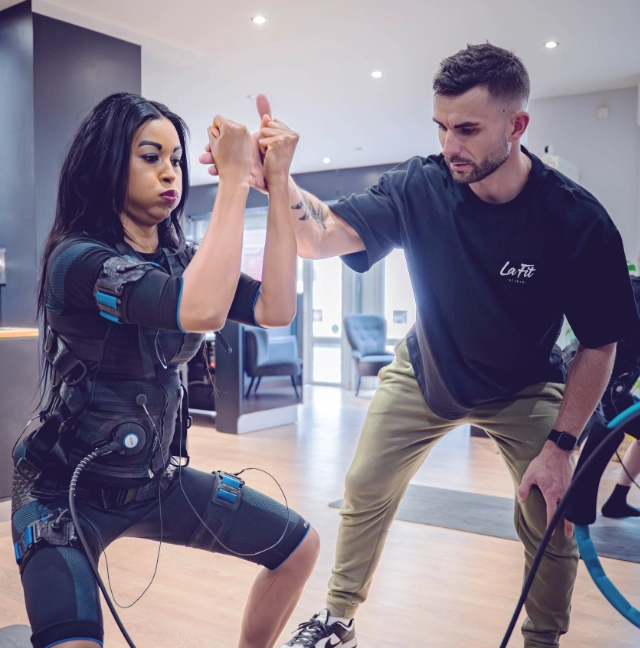 Coaching personnalisé électrostimulation adaopté au niveau sportif du client